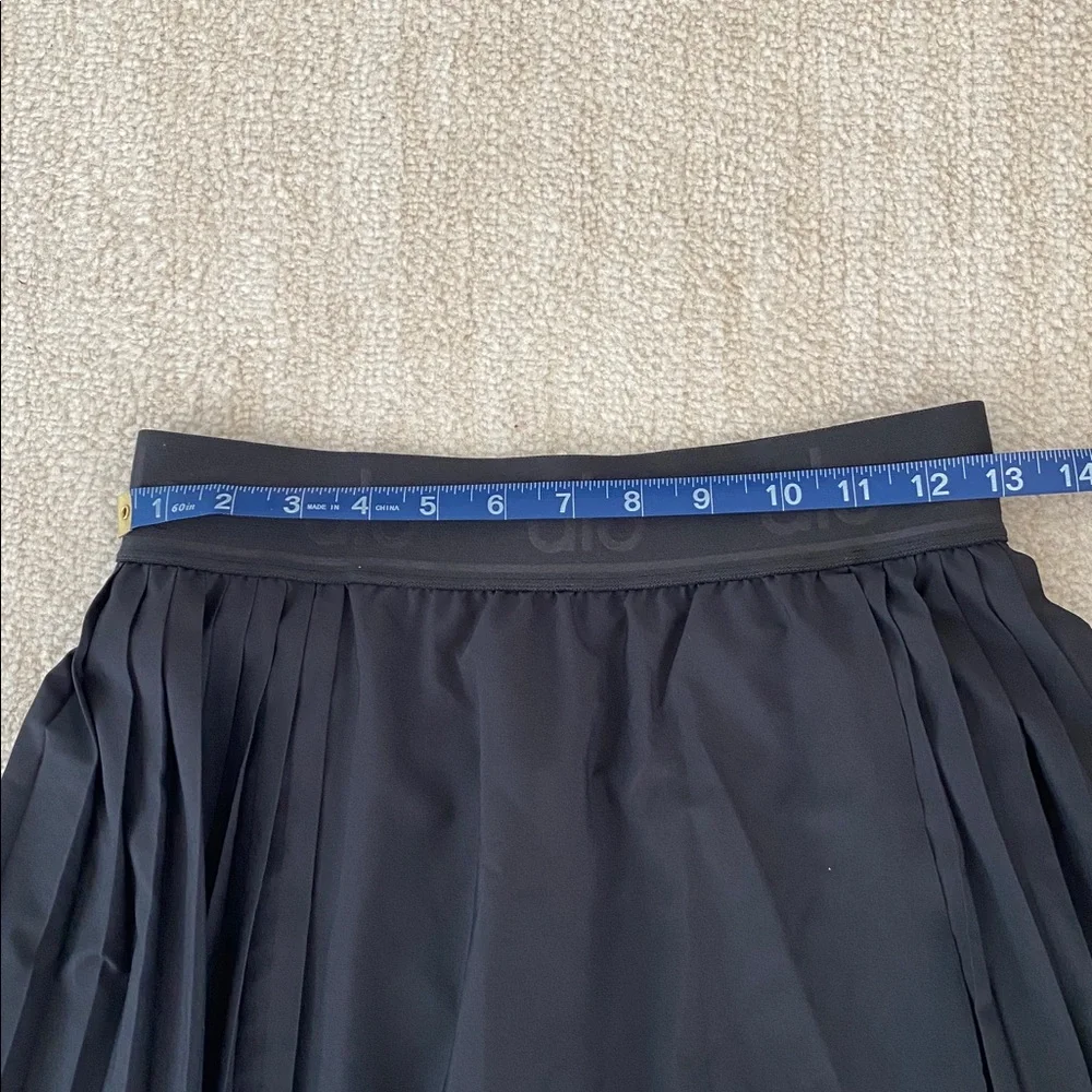 Alo Yoga Aces Tennis Skirt ( with build in shorts)
